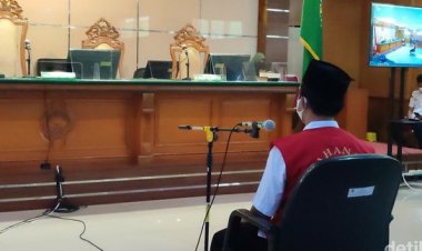 Jaksa Minta Herry Wirawan Sang Pemerkosa 13 Santri Dihukum Mati, Hakim: Menjatuhkan Pidana Penjara Seumur Hidup