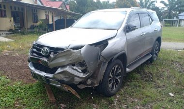Diduga Ngebut di Jalinsum, Toyota Fortuner Tabrak Pemotor di Bungo Hingga Tewas