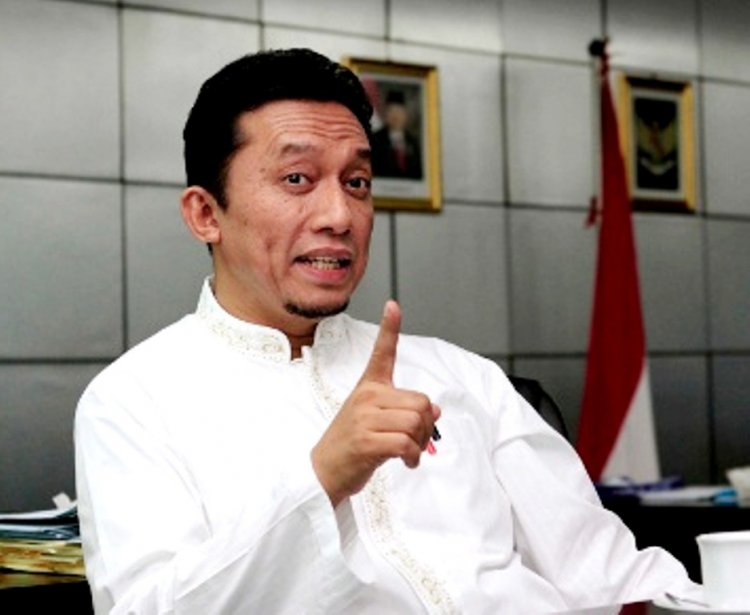 Guntur Romli ke Menag: Jangan Pedulikan Orang-orang Bodoh, Tifatul: Cari Perkara itu Namanya