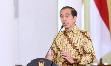 Jokowi Pelototi dan Disiplinkan Grup WhatsApp Keluarga TNI-Polri