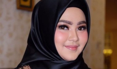 Heboh! Sherrin Tharia Mantan Istri Zumi Zola Viral Lepas Hijab, Kini Hijab Lagi, Netizen: Cantik Banget Ibu....