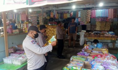 Stok Minyak Banyak di Pasar, Emak-emak: Ngapo dak Kemarin Waktu Hargo Murah