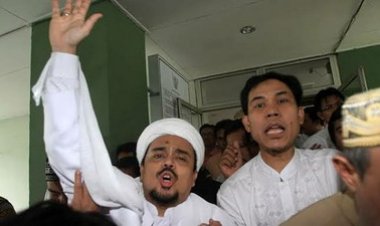 Pengacara Sebut Rizieq Anggap Munarman Korban Fitnah Keji Rezim Ini, Seharusnya Tidak Divonis Penjara