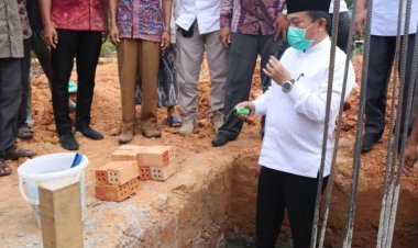 Al Haris Meletakkan Batu Pertama Pembangunan Masjid Al Azhar