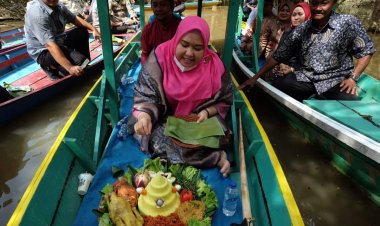 Bupati Masnah Hadiri Festival Kenduri di Danau Tangkas