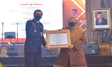 Bupati Masnah Dapat Penghargaan dari Kementerian Hukum dan HAM