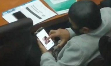 Gegara Nonton Video Bokep, Anggota DPR Ini Menangis Klarifikasi ke Fraksi, Sekretaris PDIP Sebut Diduga Ada Jebakan