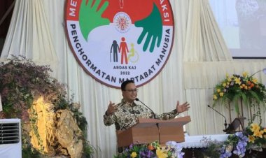 Momen Hari Raya Paskah Anies Kunjungi Gereja Katolik Jakbar, Dengarkan Aspirasi Perizinan Gereja