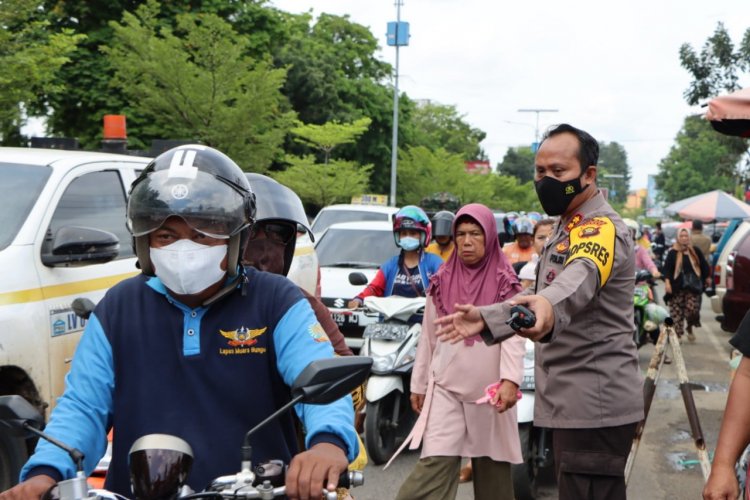 Jalinsum Pasar Bungur Macet, Kapolres Bungo Jambi Langsung Turun dari Mobil
