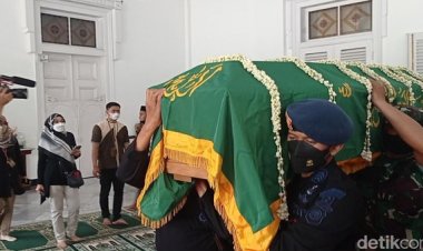 Selamat Jalan Eril! Jenazah Dibawa dari Gedung Pakuan Diiringi Salawat dan Tahlil