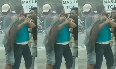 Viral! Dua Bapak-bapak Baku Hantam Diduga Gegara Lahan Parkir