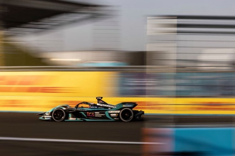 Selamat! Mitch Evans Juara Formula E Jakarta 2022, Jean-Eric Vergne Puas Posisi Kedua