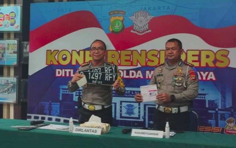 Wow! Polisi yang Loloskan Mobil Pejabat Pelat 'RF' Saat Terobos Busway Disanksi