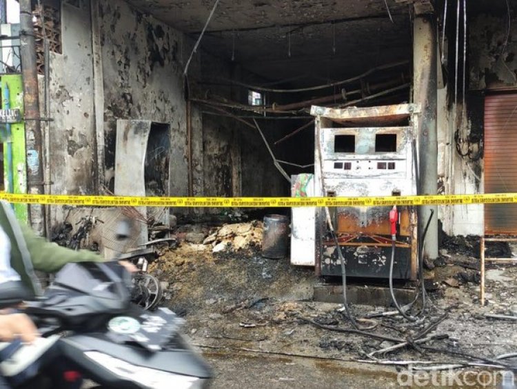 Heboh! POM Mini Wedoro Sidoarjo Terbakar Habis, 2 Orang Tewas