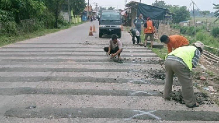 Heboh! 20 Polisi Tidur Dipasang di Jalan Berderet, Netizen: Dikira yang lewat Situ Motor jenis Trail Semua Kali?