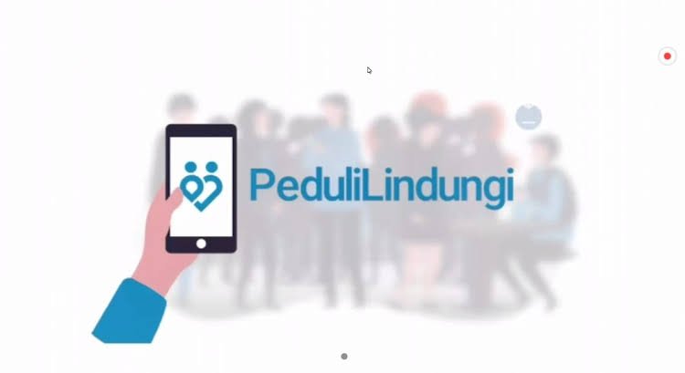 Bikin Repot! Beli Minyak Goreng Pakai PeduliLindungi, Pedagang: Nenek-nenek itu kan Nggak Semua Belanja Bawa HP