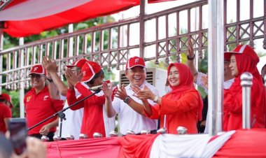 Ribuan Masyarakat Jambi Antusias Saksikan Pawai Pembangunan