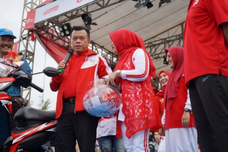 Semarak HUT Ke-77 RI, Gubernur Al Haris Lepas Jalan Santai