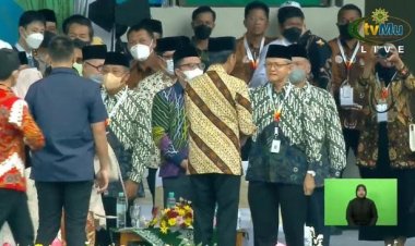Momen Langka, Jokowi dan Anwar Abbas Bincang di Muktamar Muhammadiyah