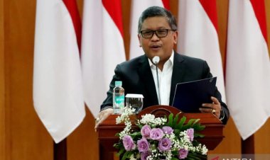 Beda Buku 23 Rektor, Hasto: Tak Ada Pemimpin Bangsa Mendesain Masa Depan Diri Tanpa Membaca Buku