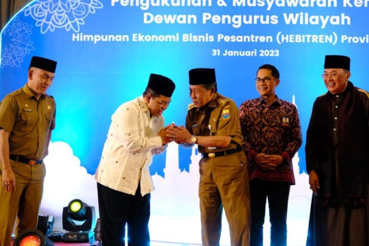 Hadiri Pengukuhan Hebitren Provinsi Jambi, Abdullah Sani : Pemberdayaan Ekonomi Santri