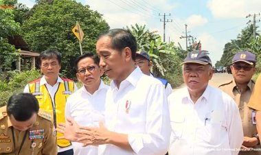 Jokowi Ngaku Terima Aduan Jalan Rusak Sebanyak 7.400 Lokasi dari Medsos