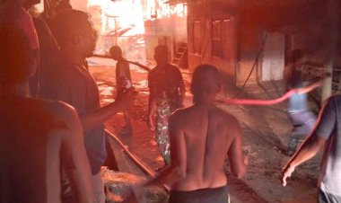 10 Rumah Ludes Terbakar Hebat di Bungo Saat Sahur