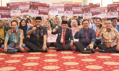 Gubernur Al Haris Serahkan 376 Bantuan Beasiswa Dumisake