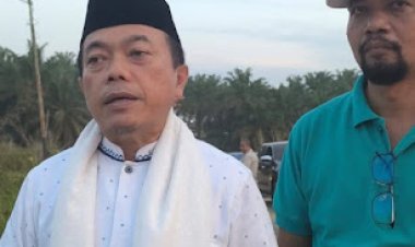 Dampingi Al Haris, Robinson Sirait Turun Langsung Cek Ruas Jalan Pinang Tinggi - Unit 15 Sungai Bahar