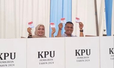 Maidani SE dan Risma Nyoblos di TPS 02