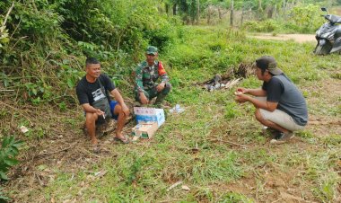 Serda Arif Rohman Awasi Alat Berat dan Jalin Komunikasi dengan Warga Desa Malako Intan