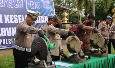 Polres Bungo Tegas Berantas Knalpot Brong: 148 Unit Dimusnahkan!