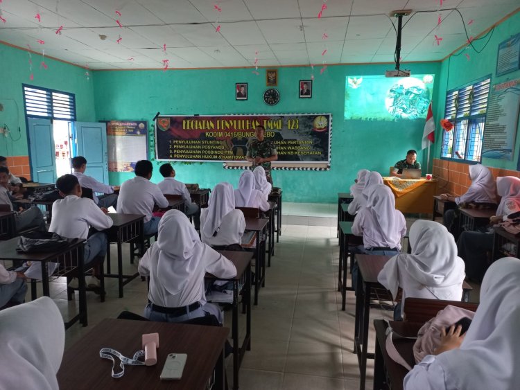 Satgas TMMD Kodim 0416/Bute Tanamkan Semangat Bela Negara di SMA Negeri 1 Tebo