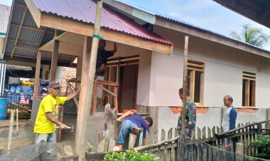 Satgas TMMD dan Warga Berjibaku Renovasi Rumah Tak Layak Huni