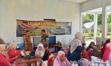 Anggota Satgas TMMD ke-123 Kodim Bute Lakukan Penyuluhan Posbindu di Malako Intan