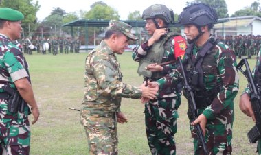 Gubernur Al Haris Pimpin Upacara Pelepasan 480 SATGAS Papua Batalyon 142/Ksatria Jaya