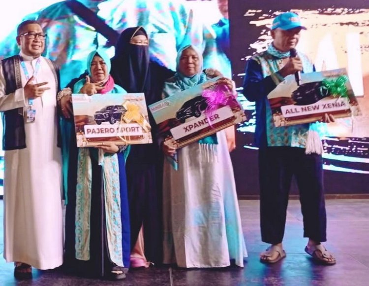 Tiga Jamaah Umroh Samira Tour Raih Hadiah Mobil Saat Milad ke-9 di Jeddah