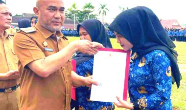 Bupati Bungo Serahkan 988 SK PPPK: Jangan Terjebak Pinjaman Bank, Ingatkan Jaga Rumah Tangga dan Integritas