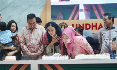 Malam Penuh Keberkahan di Auditorium Dara Jingga: Bupati Annisa Berikan Selamat HUT UNDHARI