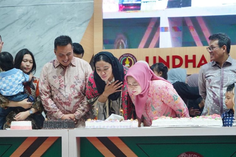 Malam Penuh Keberkahan di Auditorium Dara Jingga: Bupati Annisa Berikan Selamat HUT UNDHARI