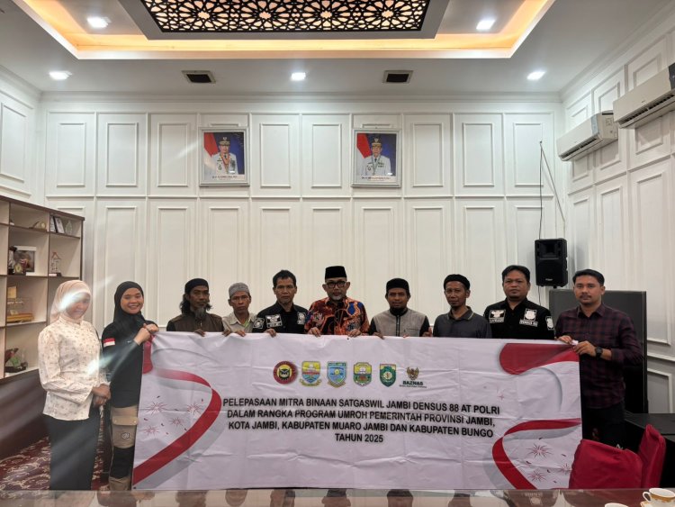 Sekda Sudirman Lepas Keberangkatan Umroh 4 Warga Binaan Satgaswil Jambi Densus 88 AT Polri