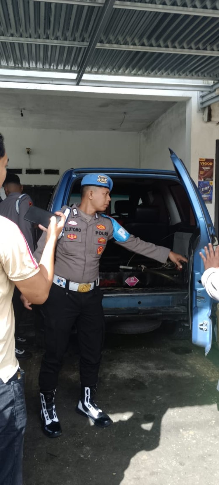 Penertiban BBM Bersubsidi di SPBU Lubuk Landai, Polisi Amankan Puluhan Jerigen Solar dan Enam Kendaraan