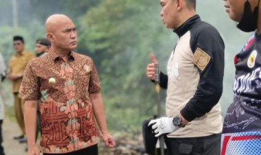 Perangi Sampah, Camat Muko-Muko Bathin VII Dukung Program Bersih Bupati Bungo