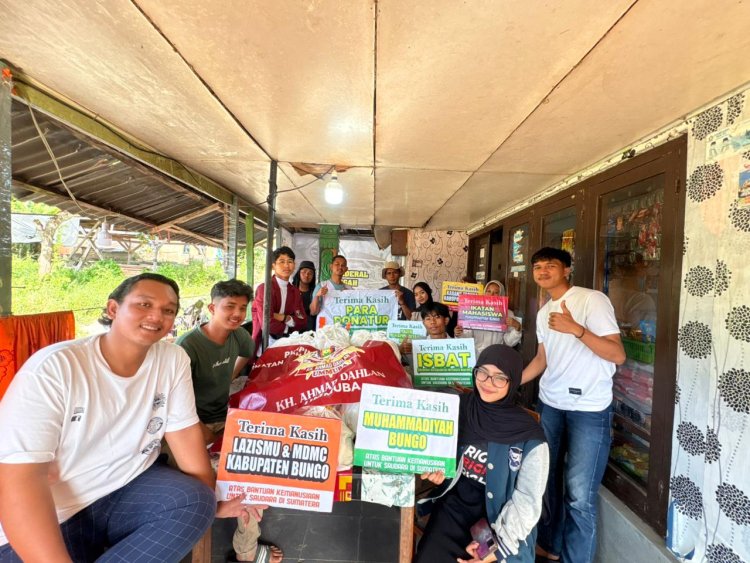 Aksi Maron PC IMM Bungo Sukses, 12 Relawan Bantu Korban Bencana Sumatera