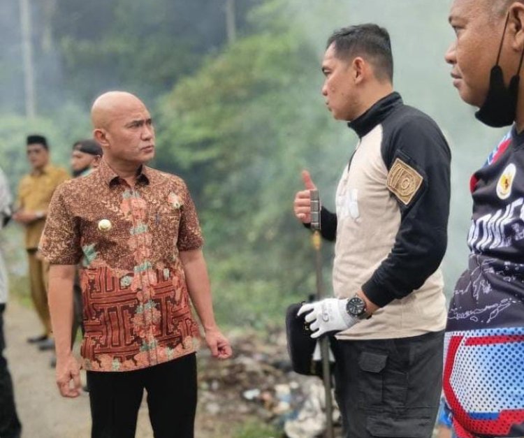 Perangi Sampah, Camat Muko-Muko Bathin VII Dukung Program Bersih Bupati Bungo