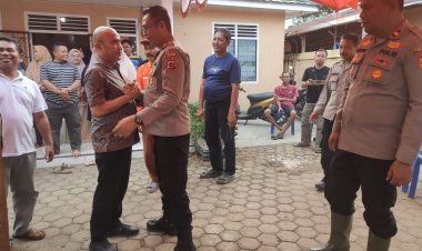 Tinjau Dapur Umum Korban Banjir, Kapolres dan Wakapolres Bungo Pastikan Bantuan Tepat Sasaran