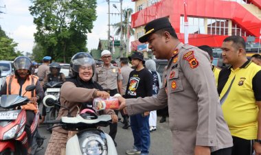 Polres Bungo dan Kejari Bungo Gelar Jum'at Berkah, Perkuat Sinergi Lewat Aksi Berbagi kepada Masyarakat