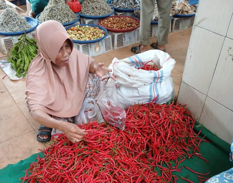 Harga Cabai Merah Makin Pedas, Tembus Rp100 Ribu Perkilogram di Pasar Rantau Ikil dan Tanjung Belit