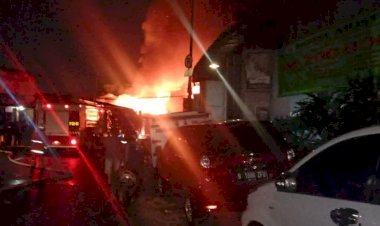 Titik Api Masih Terlihat di Lokasi Kebakaran Tanah Abang