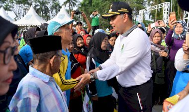 Tasyakuran Penghargaan Tokoh Nasional Peduli Lansia, Fasha Santuni Lansia Kota Jambi
